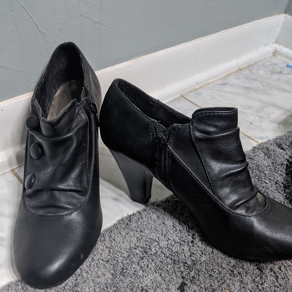Witchy black shoes
